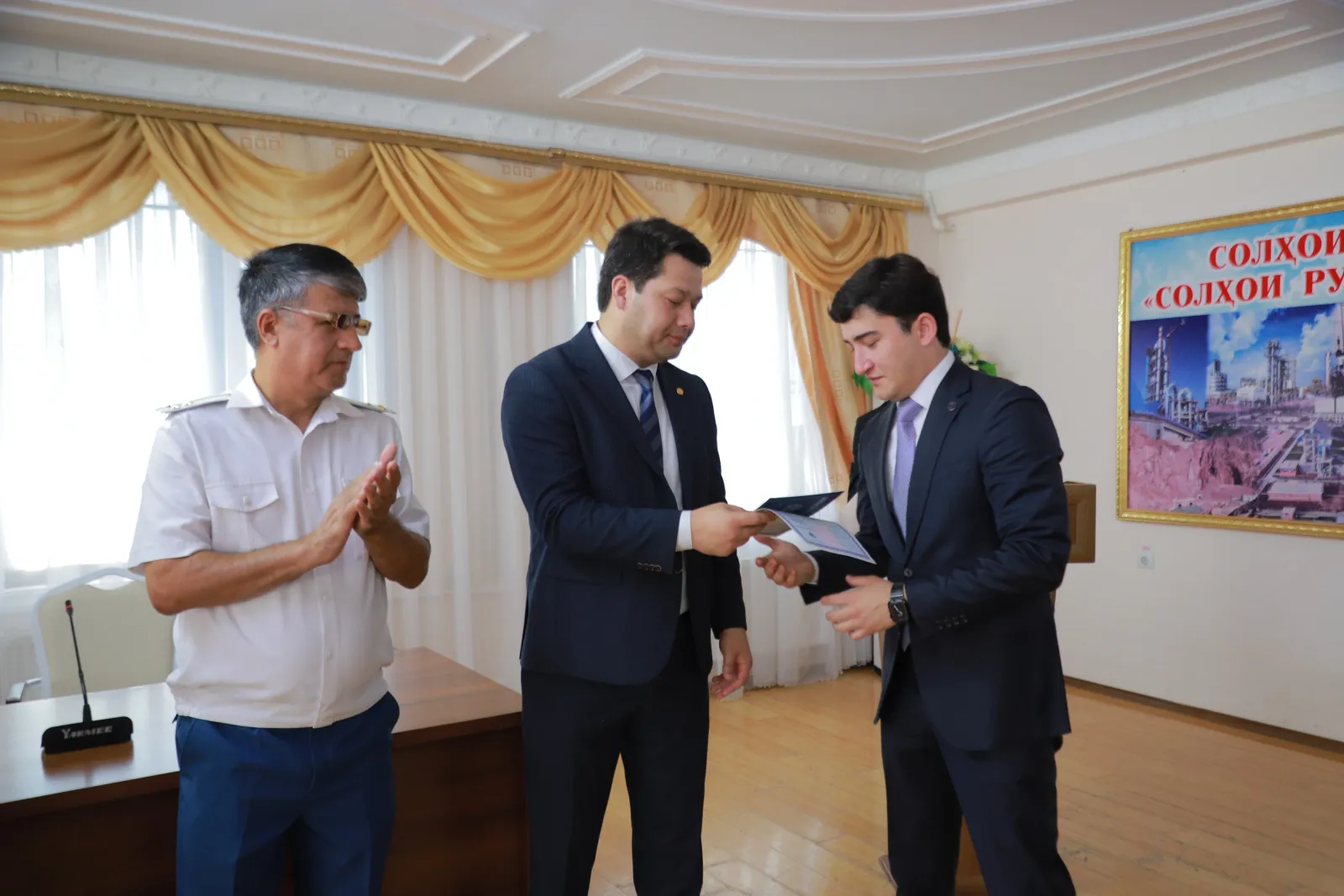 Дар Хуҷанд мутахассисони алоқаро омода карданд